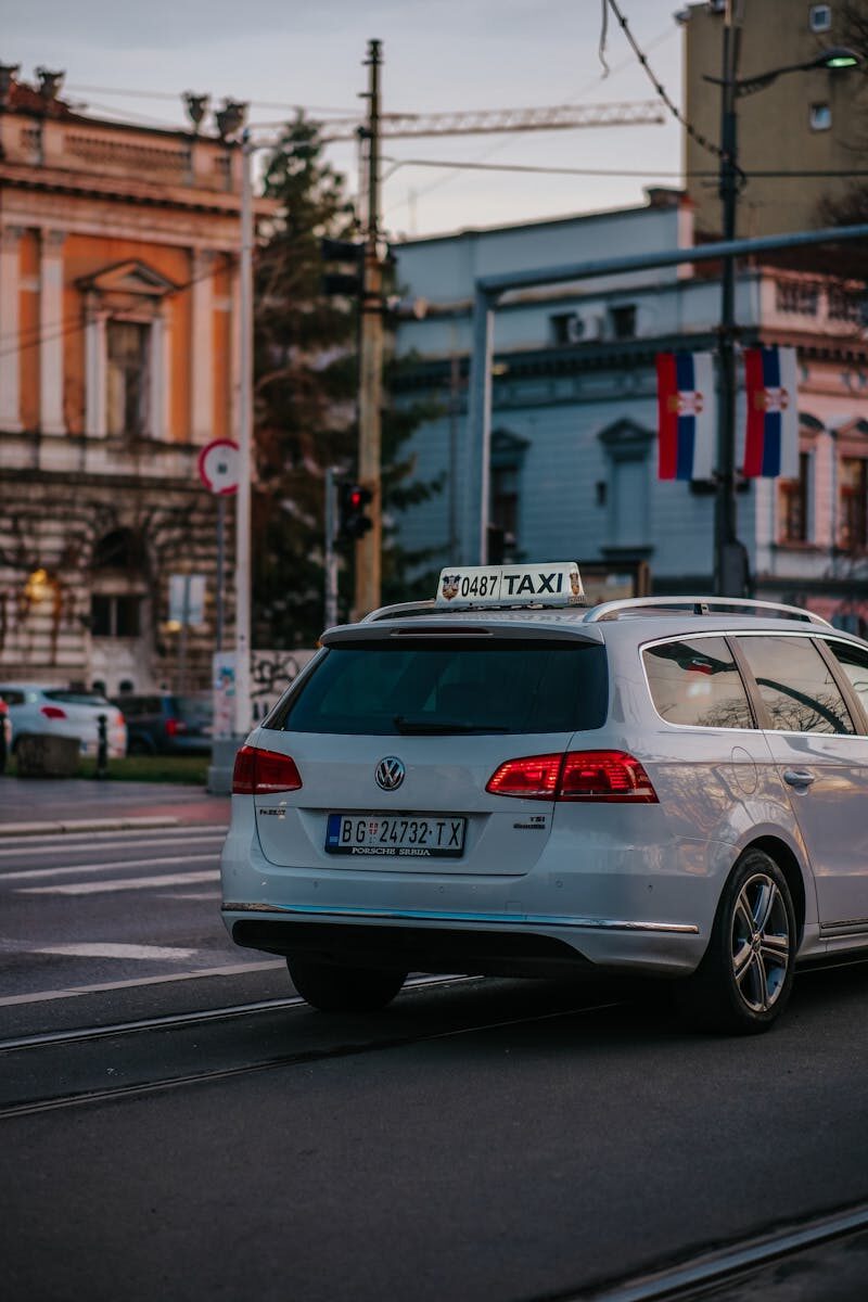 Rent a car ili taksi u Beogradu – Šta je praktičnije rešenje?